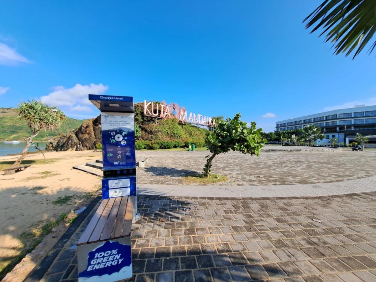 Surfers Beachfront Lombok Hotel Kuta  Exterior foto