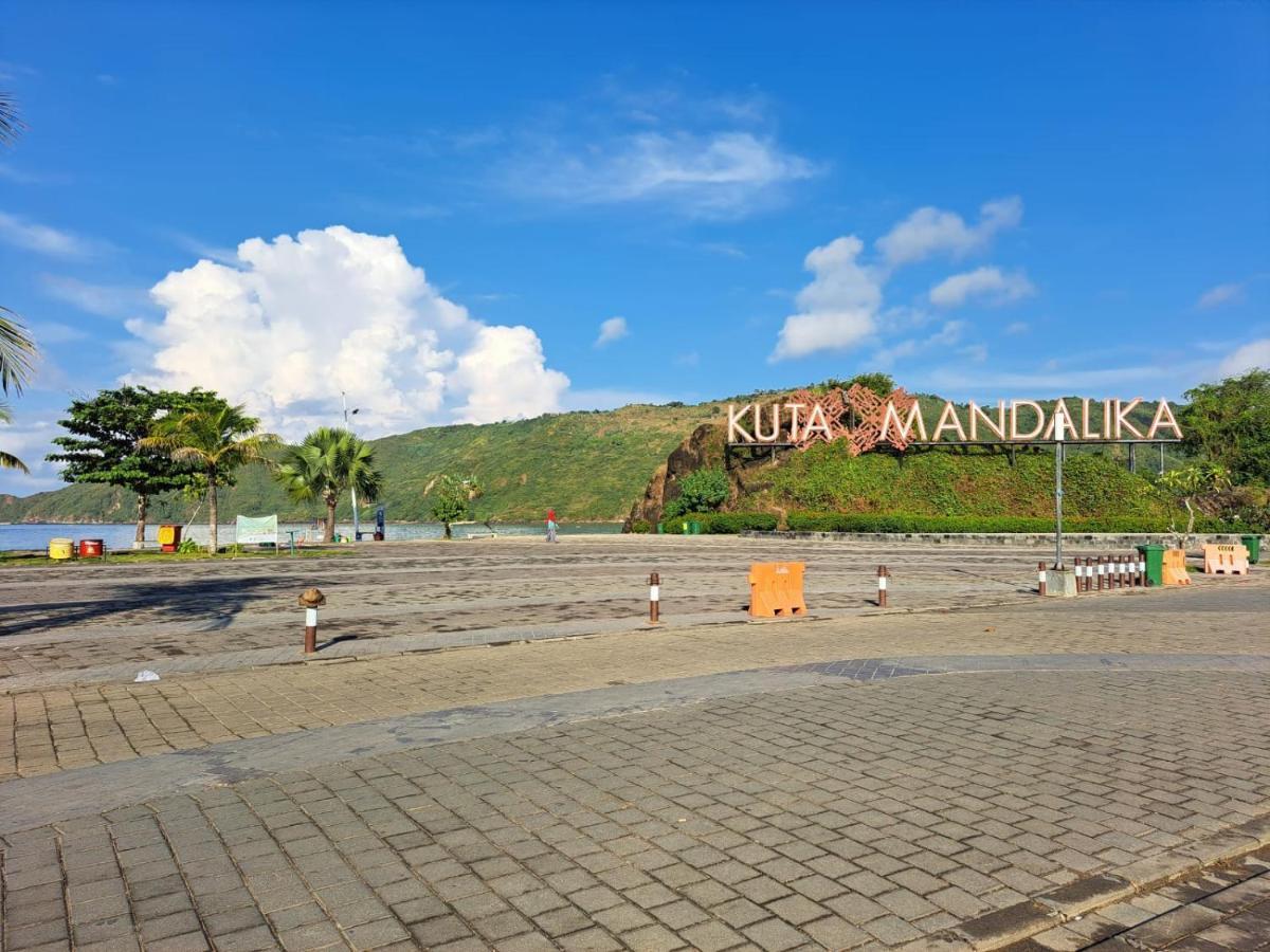 Surfers Beachfront Lombok Hotel Kuta  Exterior foto