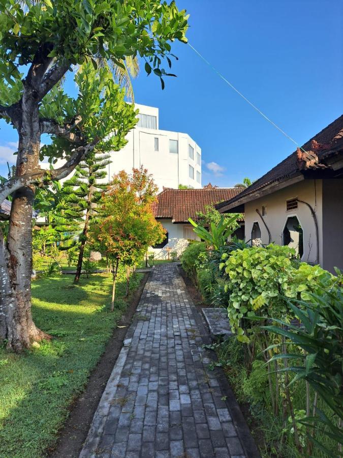 Surfers Beachfront Lombok Hotel Kuta  Exterior foto