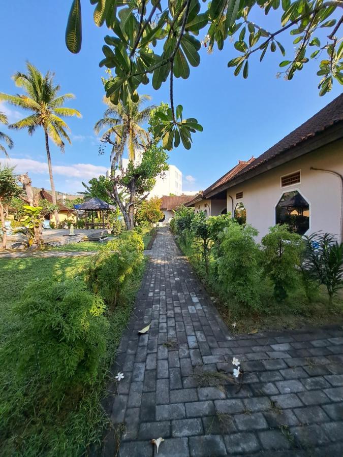 Surfers Beachfront Lombok Hotel Kuta  Exterior foto