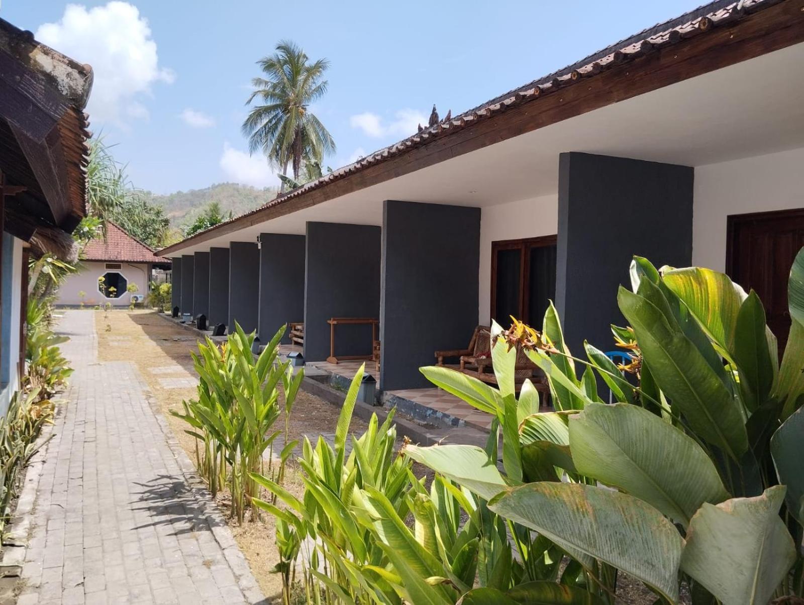 Surfers Beachfront Lombok Hotel Kuta  Exterior foto