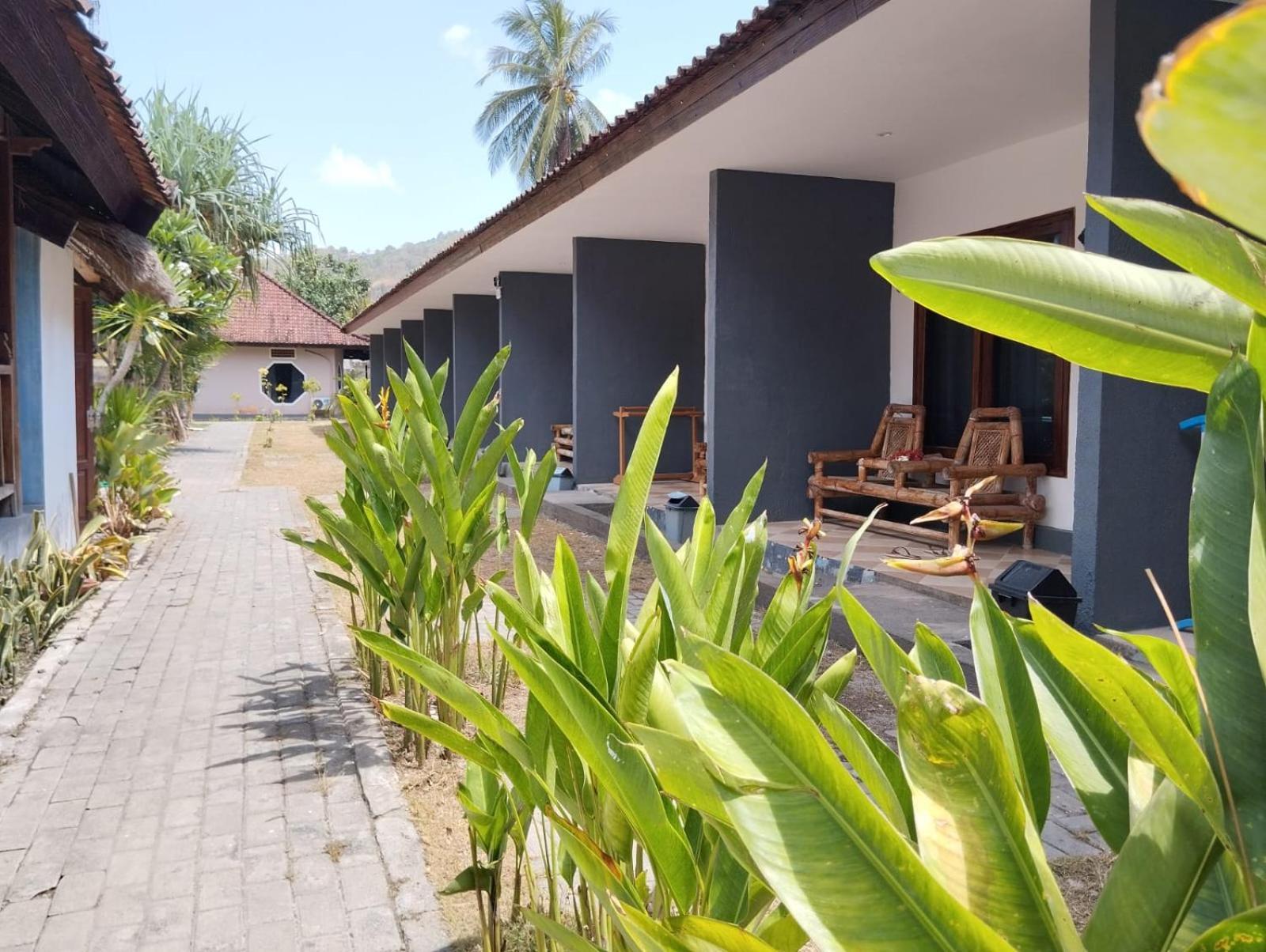 Surfers Beachfront Lombok Hotel Kuta  Exterior foto